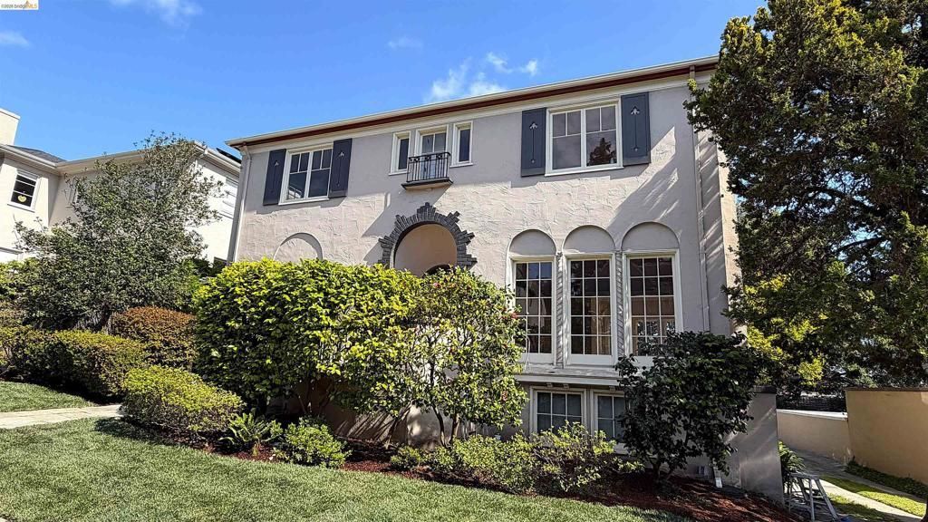 1021 Longridge Rd, Oakland, CA 94610 Main Photo
