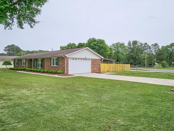 130 Bradley Dr, Russellville, AL 35654