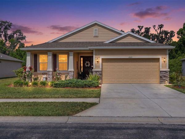12421 EASTPOINTE DRIVE , DADE CITY, FL 33525