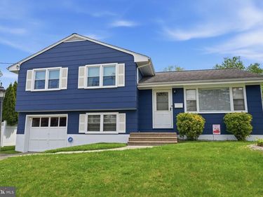 22 VALLEY VIEW ROAD, HAMILTON, NJ 08620