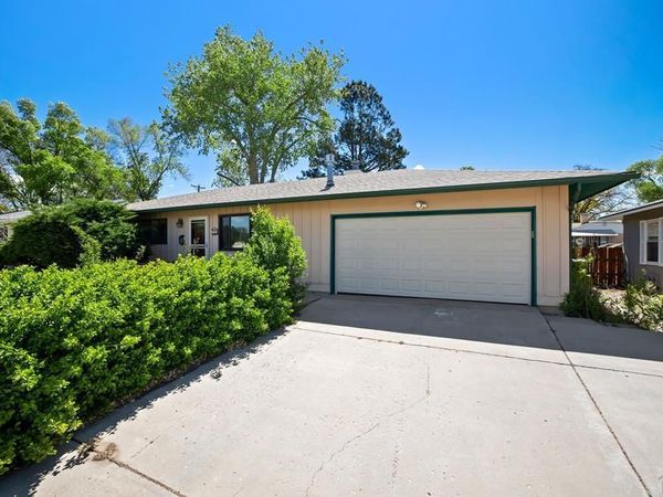 70 Caledonia Rd, Pueblo, CO 81001