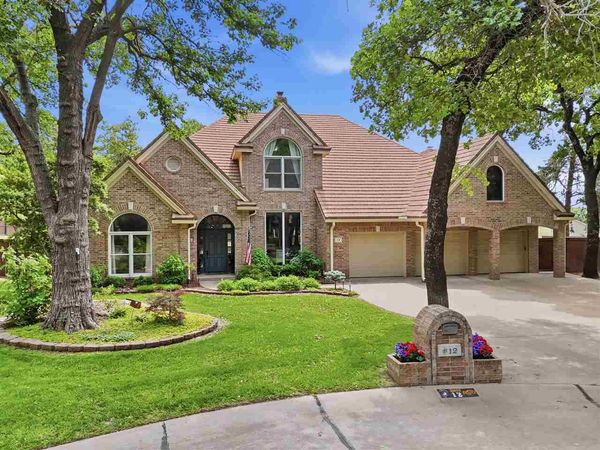 12 Woodcrest, Ponca City, OK 74604