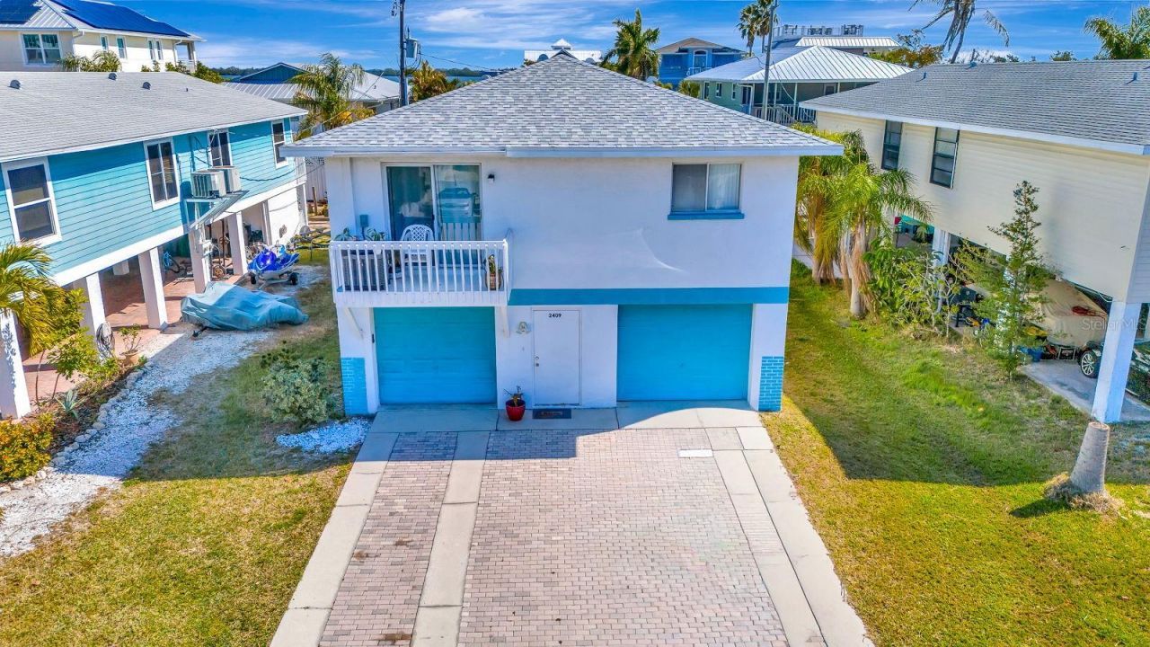 2409 Avenue B, Bradenton Beach, FL 34217 Main Photo