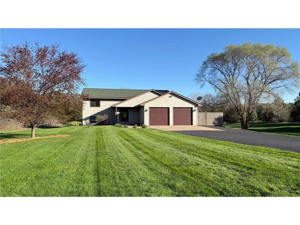 982 Drover Trail, Hudson, WI 54016