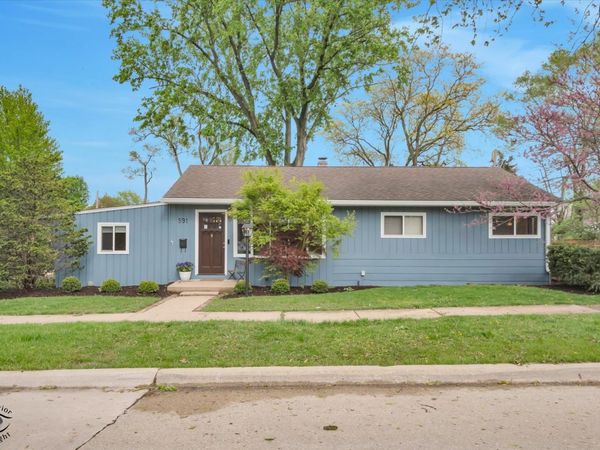 591 S Charlotte Street, Lombard, IL 60148
