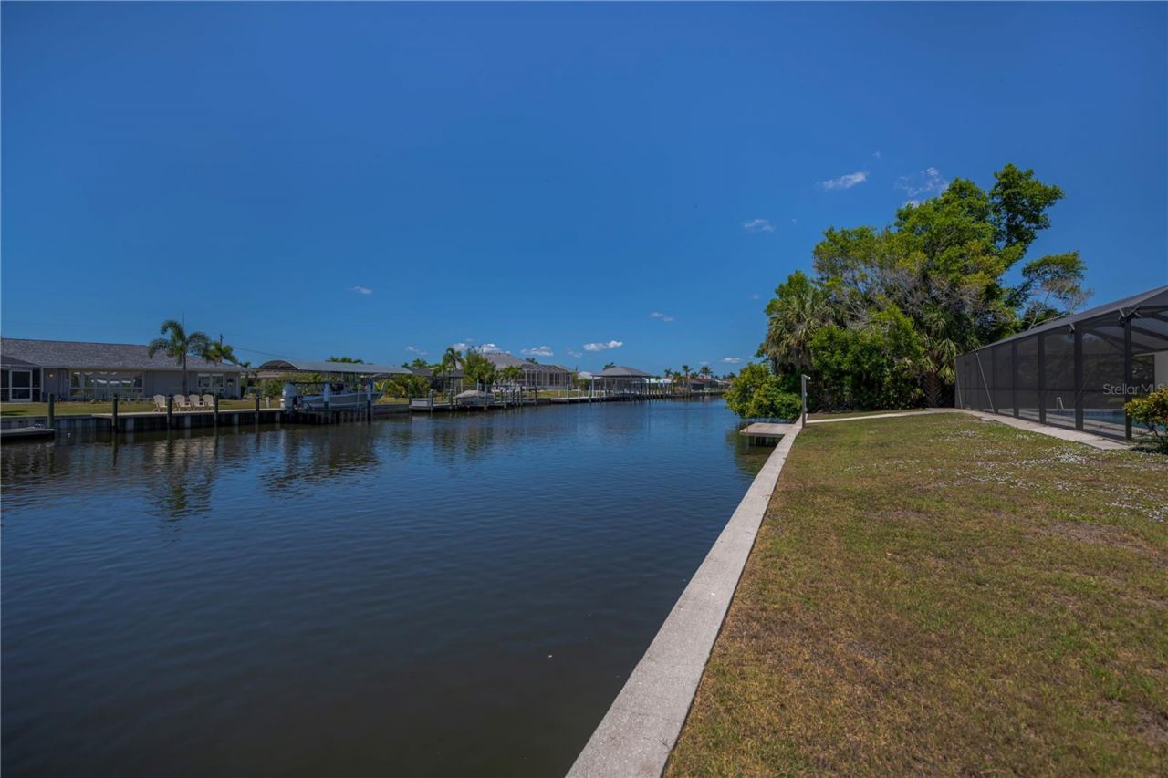 137 Sinclair Street Se, Port Charlotte, FL 33952 Photo