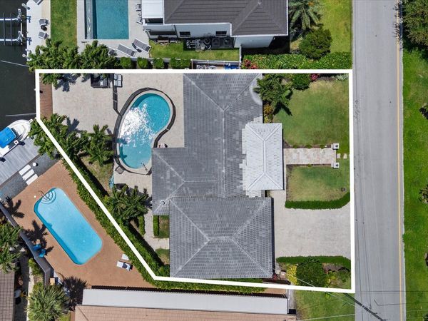 2948 NE 35th Court, Lighthouse Point, FL 33064