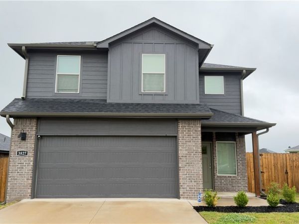 3827 Pinecrest Street , Springdale, AR 72764