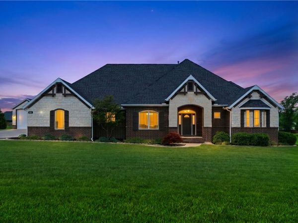571 S Rainbow Road , Cave Springs, AR 72718