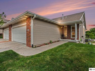 8604 Ridge Hollow Drive , Lincoln, NE 68526