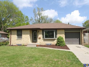 3944 Apple Street, Lincoln, NE 68503