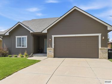 19106 Ohio Street , Omaha, NE 68022