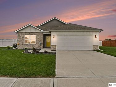 1985 N Kara Way, Fremont, NE 68025