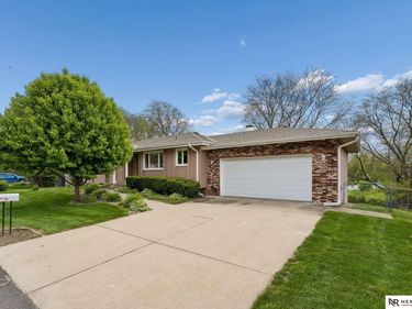 1813 College View Drive, Blair, NE 68008