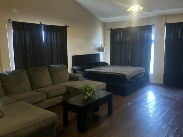 907 Foothill Drive SW, Albuquerque, NM 87105