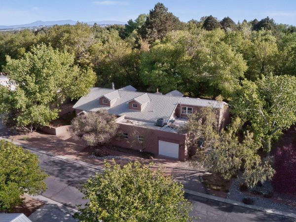 1630 Rancho Guadalupe Trail NW, Albuquerque, NM 87107