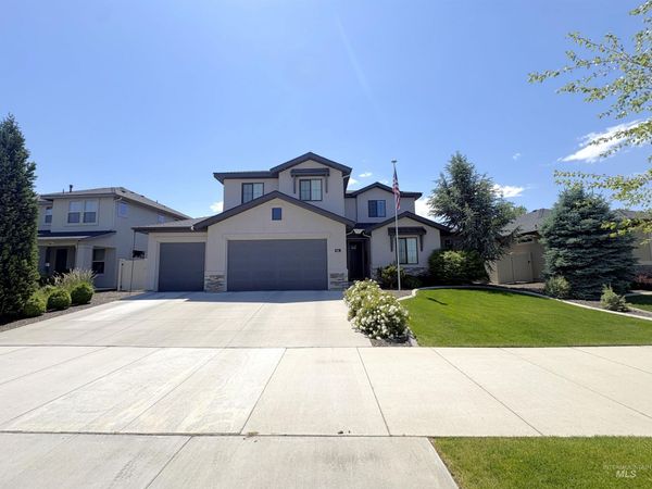 641 E Crest Ridge Dr, Meridian, ID 83642