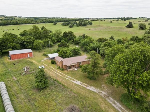 41057 County Street 2720 , Cement, OK 73017