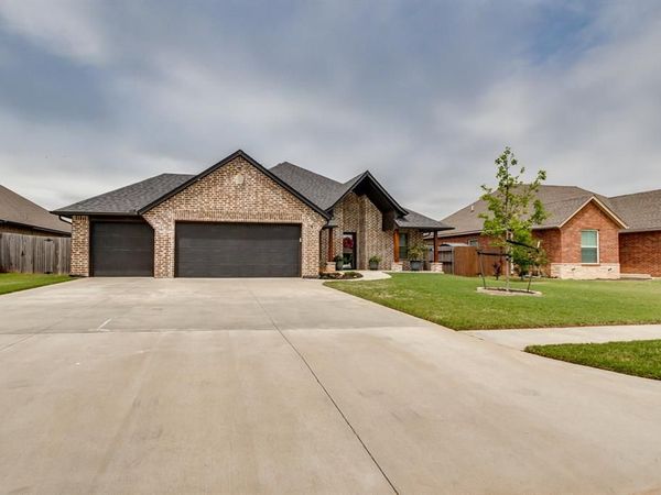 1731 W Zachary Way, Mustang, OK 73064