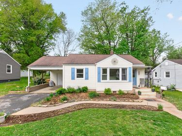 228 RIVER RD, Waynesboro, VA 22980