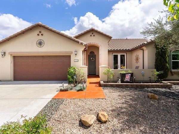 204 Victoria Court, Paso Robles, CA 93446