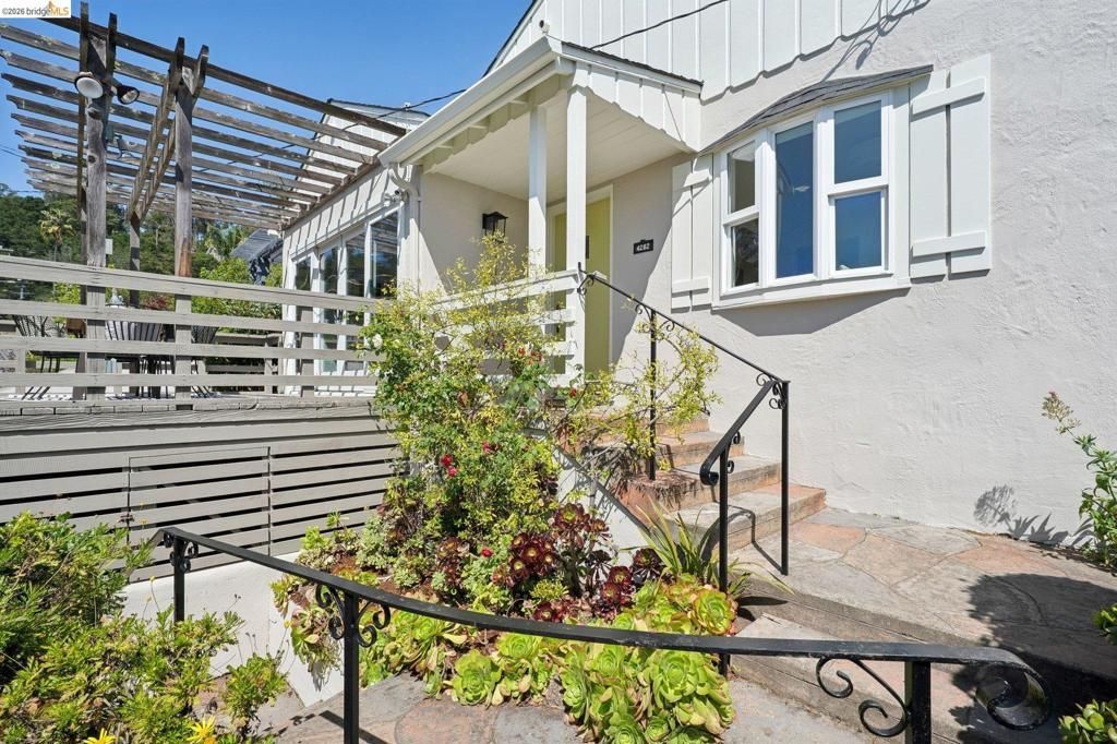 4282 Fruitvale Ave, Oakland, CA 94602 Main Photo