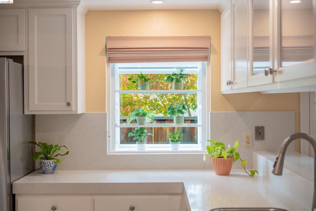 5001 Saint Garrett Ct, Concord, CA 94521 Main Photo