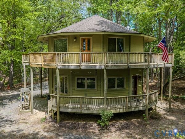 7 Sunsan Beach Road , Middlesex, VA 23043