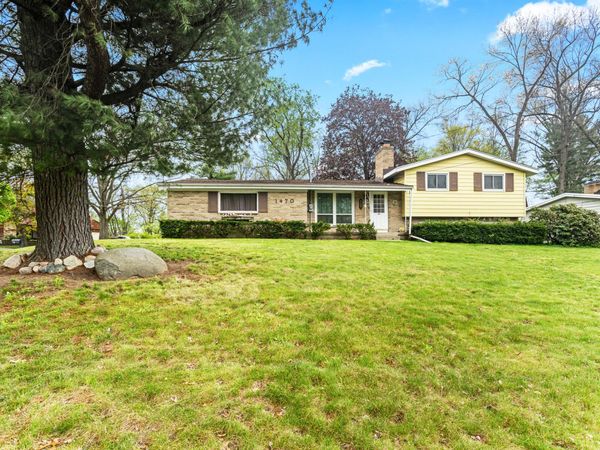 1470 54th Street SE, Kentwood, MI 49508