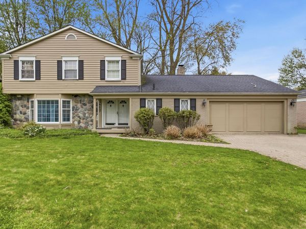 38457 James Drive, Clinton Twp, MI 48036