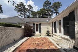 1214 Richard Street photo 4