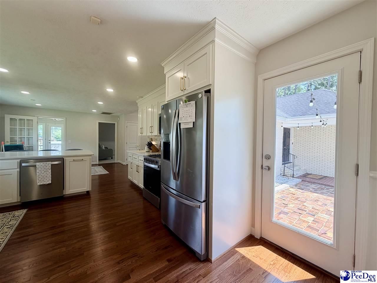 1214 Richard Street Photo 33