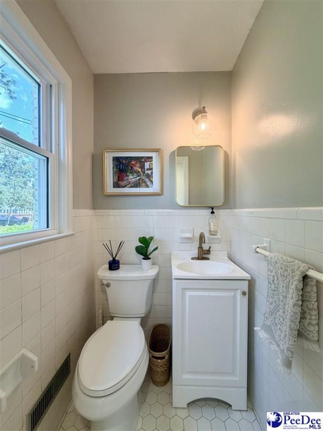 1214 Richard Street Photo 36