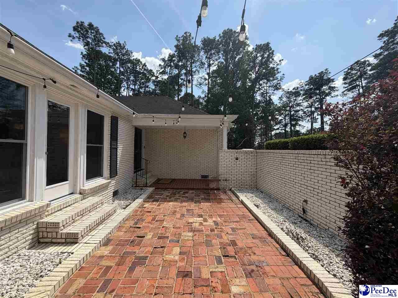 1214 Richard Street Photo 4