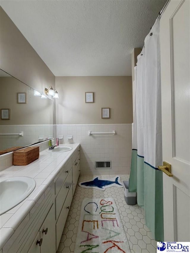 1214 Richard Street Photo 55