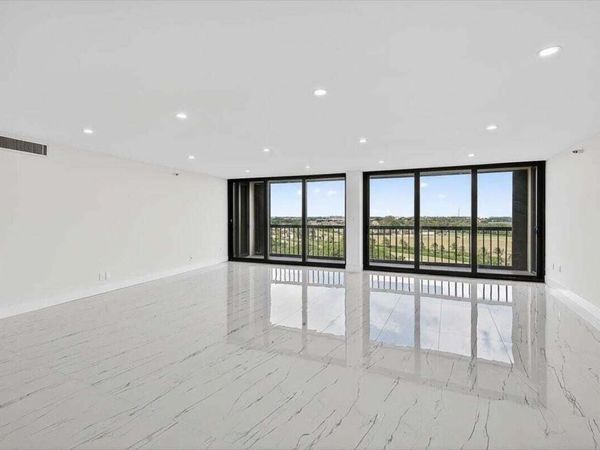 2480 Presidential Way, Unit 902, West Palm Beach, FL 33401