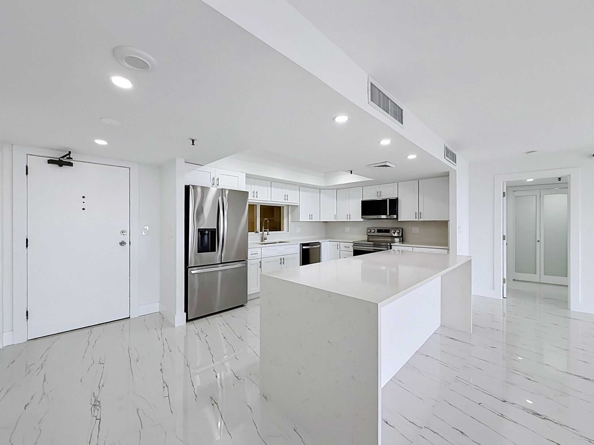 2480 Presidential Way, Unit 902, West Palm Beach, FL 33401 Photo