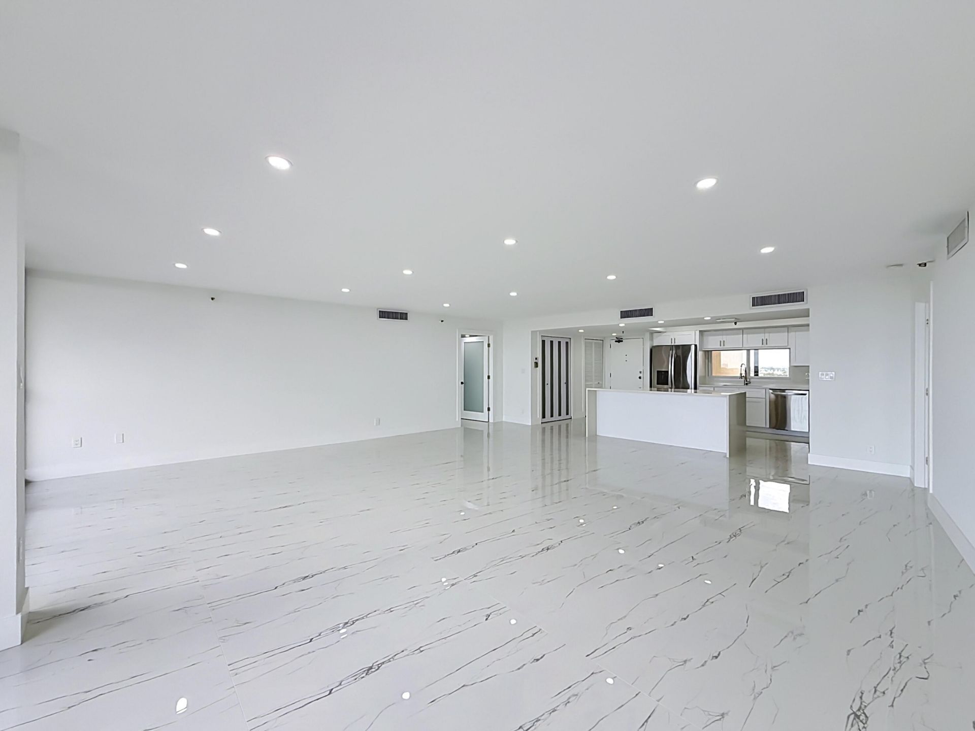 2480 Presidential Way, Unit 902, West Palm Beach, FL 33401 Photo
