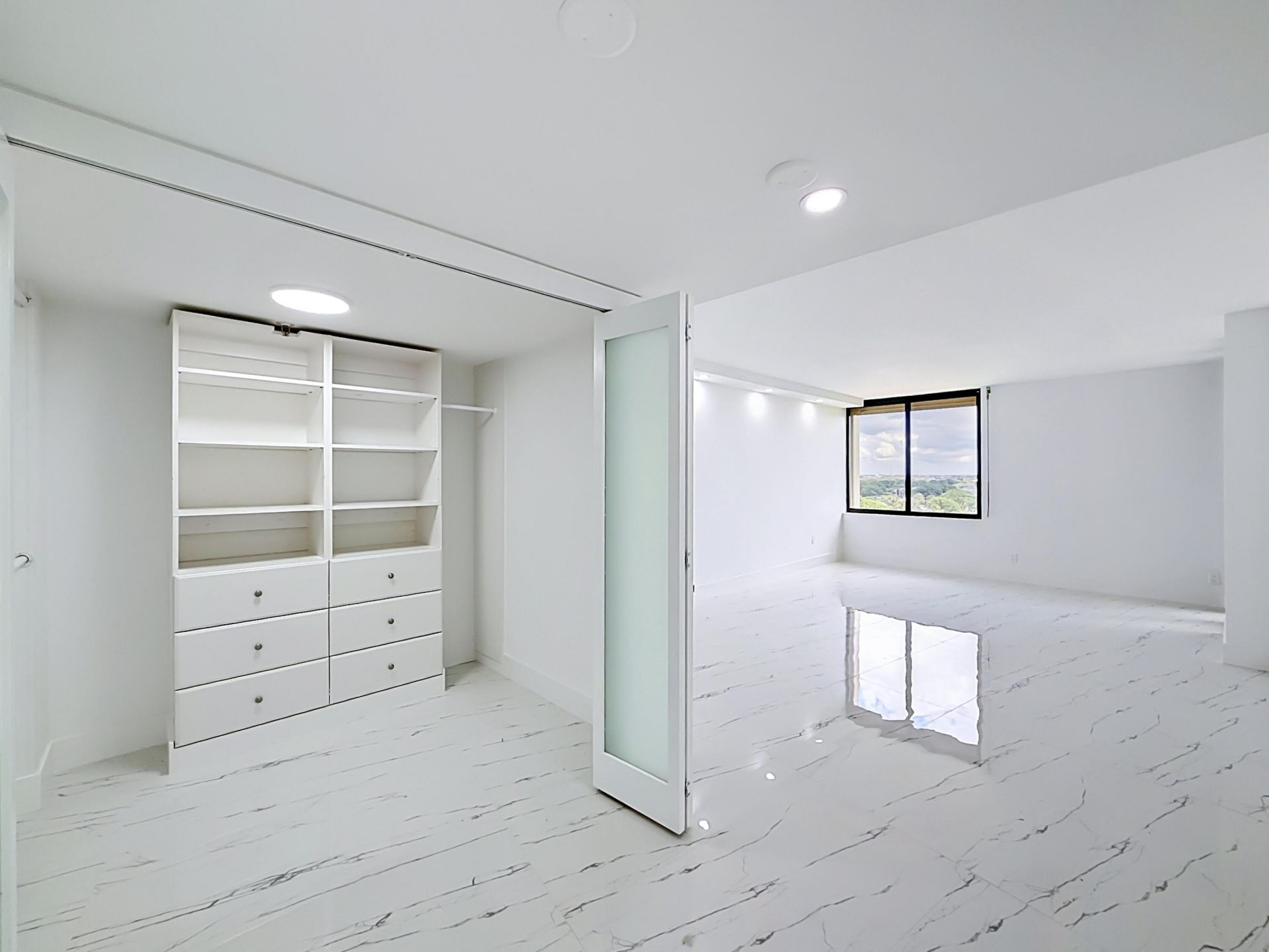 2480 Presidential Way, Unit 902, West Palm Beach, FL 33401 Photo