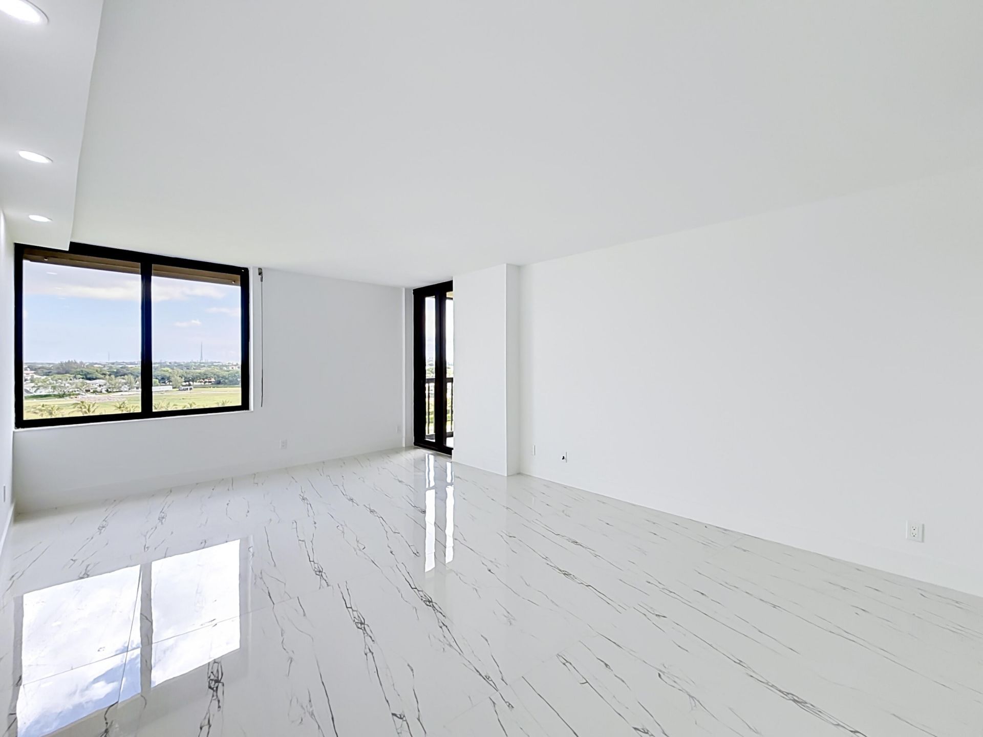 2480 Presidential Way, Unit 902, West Palm Beach, FL 33401 Photo