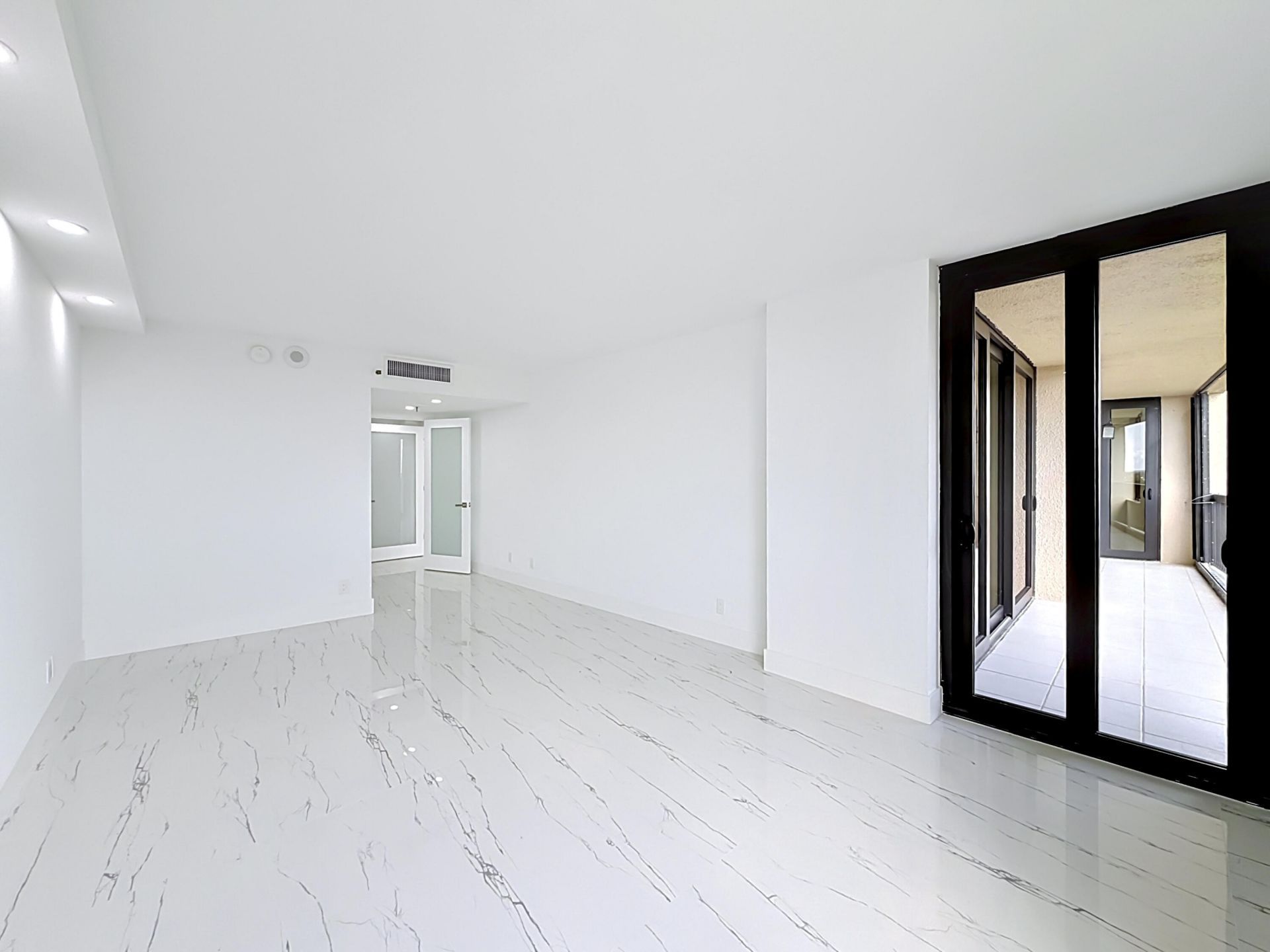 2480 Presidential Way, Unit 902, West Palm Beach, FL 33401 Photo