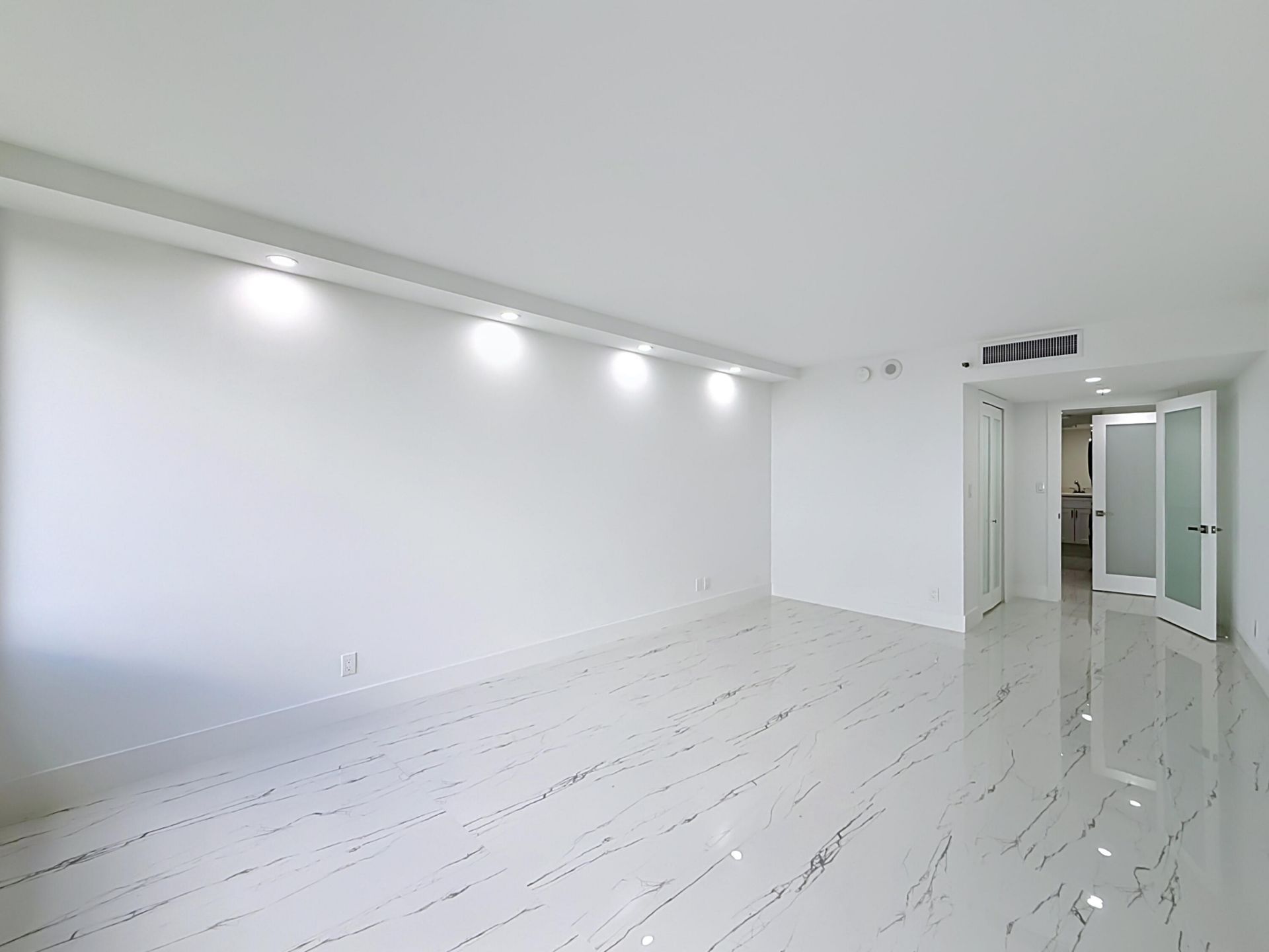 2480 Presidential Way, Unit 902, West Palm Beach, FL 33401 Photo