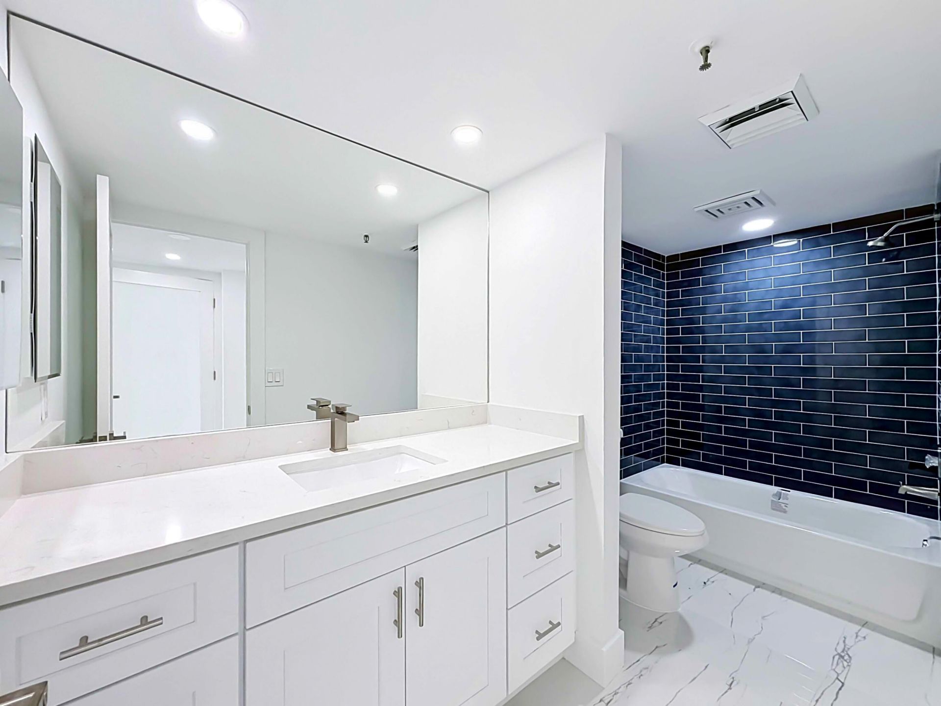 2480 Presidential Way, Unit 902, West Palm Beach, FL 33401 Photo