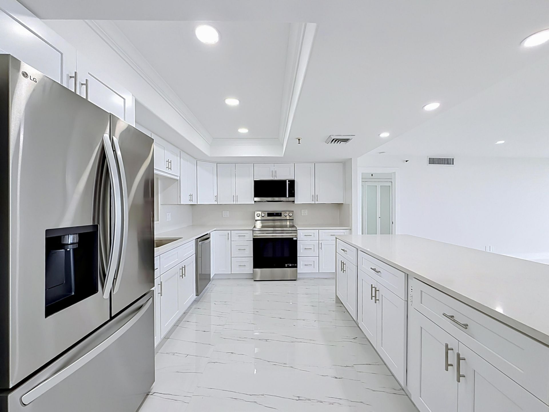 2480 Presidential Way, Unit 902, West Palm Beach, FL 33401 Photo