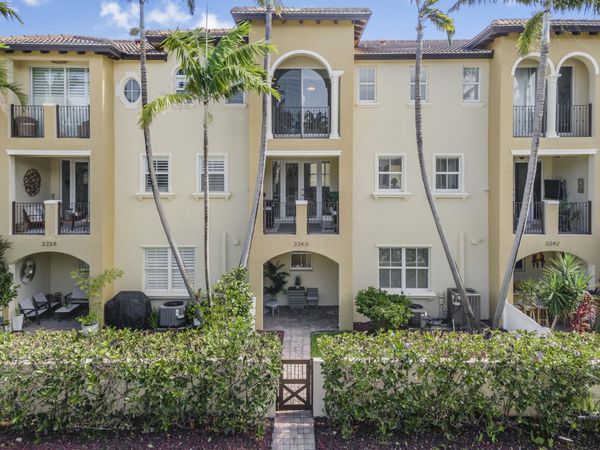 3240 NE 13th Street, Unit 3240, Pompano Beach, FL 33062