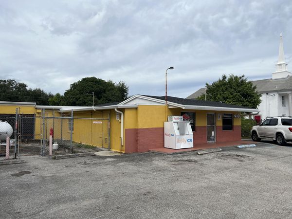 2393 N Military Trail, Schall Circle, FL 33409