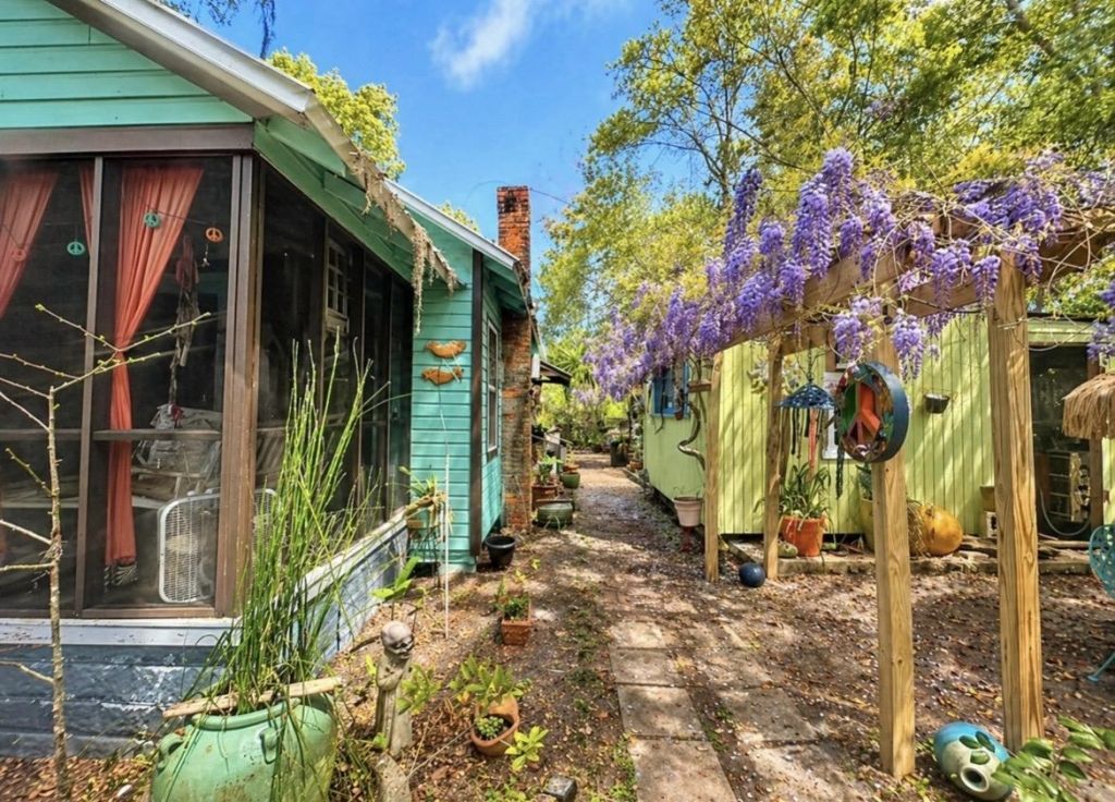 259 Dr Frederick S Humphries Street, Apalachicola, FL 32320 Photo