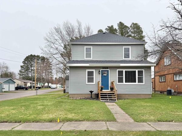 1028 Douglas Boulevard, Ironwood, MI 49938