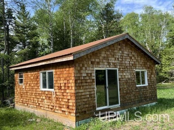 3414 #6 Road, Allouez Twp, MI 49950
