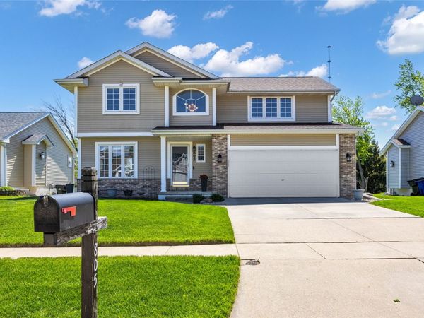 805 71st Street NE, Cedar Rapids, IA 52402